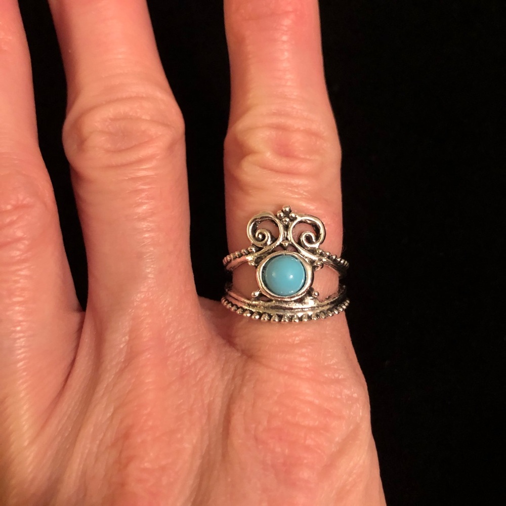 Elegant Silver and Blue Stone Fashion Jewelry Ring